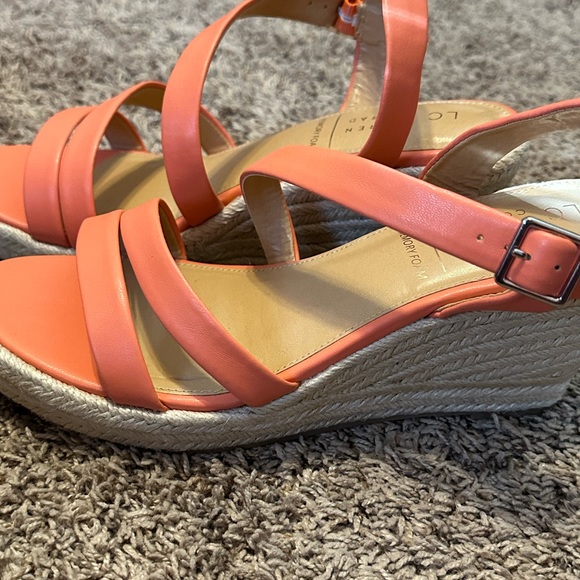 Lauren Conrad Platform Sandals - Size 10 - Picture 6 of 9